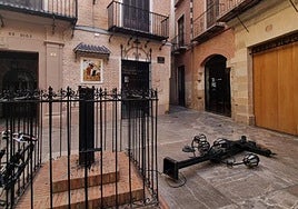 Cruz de San Juan de Dios derribada.