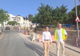 Visita del alcalde y el gerente de Emabesa a la zona donde se realizan los trabajos.