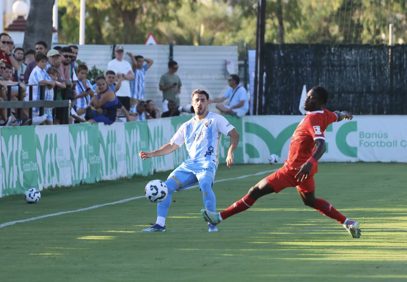 El amistoso entre el Málaga y el Al-Jazira en Marbella, en imágenes