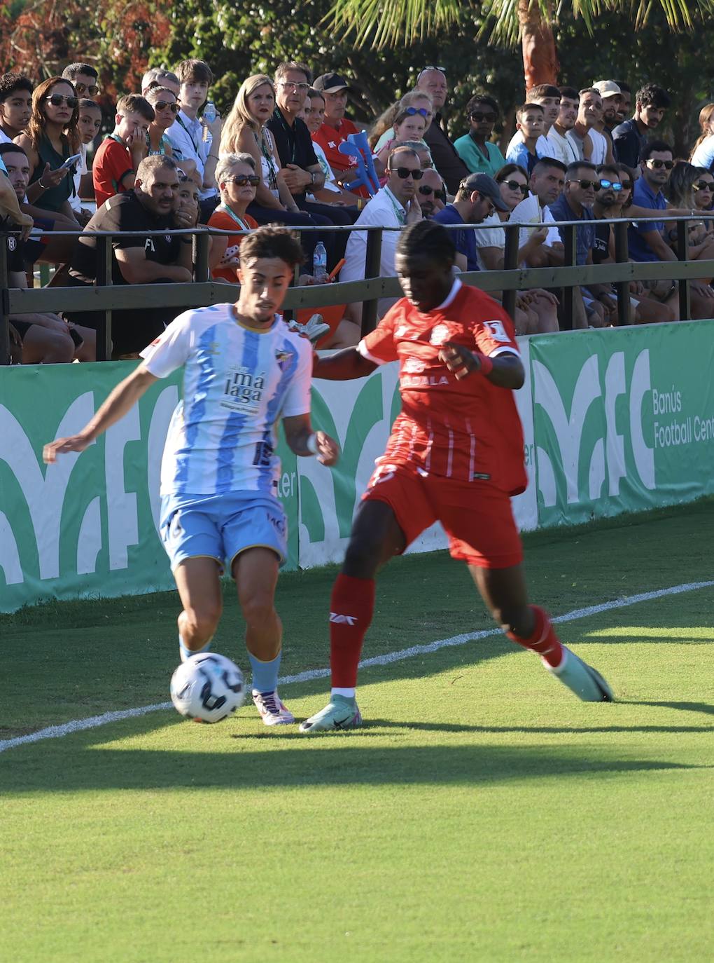 El amistoso entre el Málaga y el Al-Jazira en Marbella, en imágenes