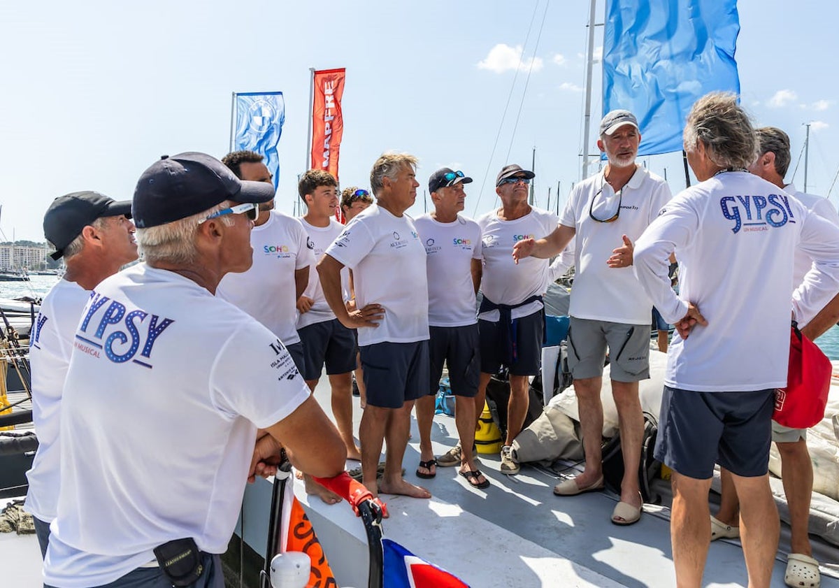 Imagen principal - Doble título para Málaga en la Copa del Rey de vela