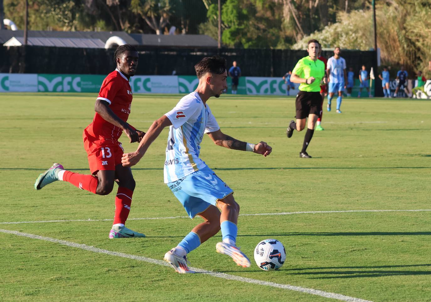 El amistoso entre el Málaga y el Al-Jazira en Marbella, en imágenes