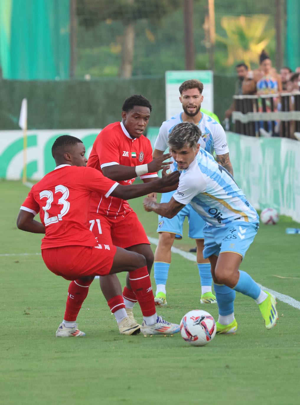 El amistoso entre el Málaga y el Al-Jazira en Marbella, en imágenes