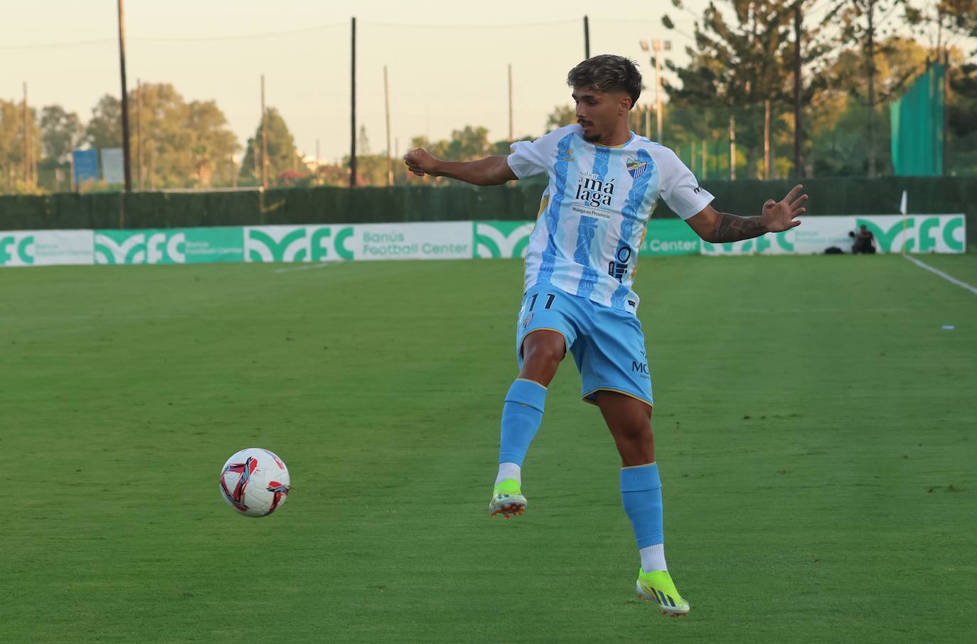 El amistoso entre el Málaga y el Al-Jazira en Marbella, en imágenes