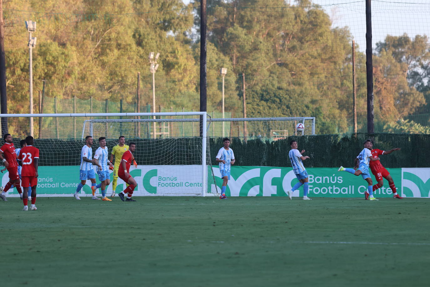 El amistoso entre el Málaga y el Al-Jazira en Marbella, en imágenes