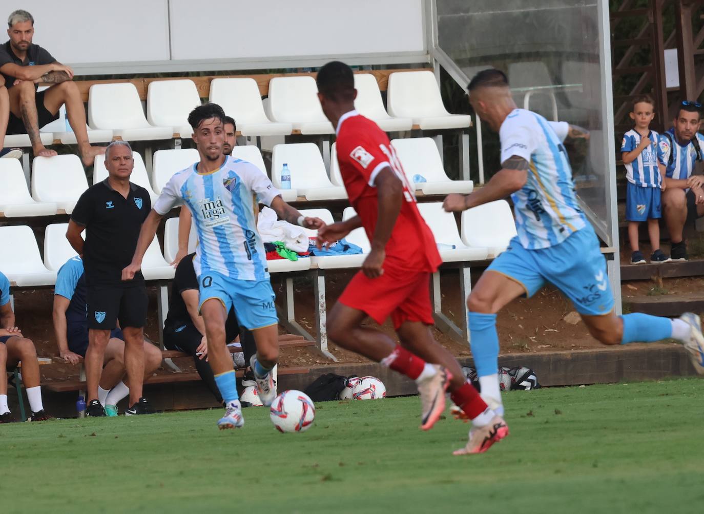 El amistoso entre el Málaga y el Al-Jazira en Marbella, en imágenes