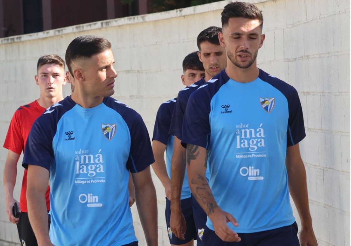 Luismi y Nelson, durante la concentración que el Málaga está celebrando en Estepona.