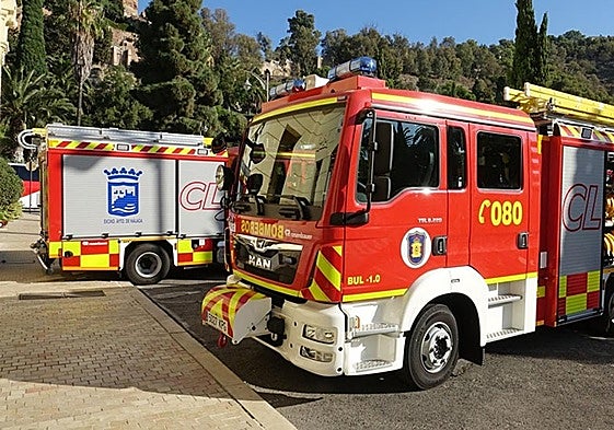 Dos vehículos de Bomberos de Málaga.
