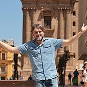 Salva Reina posa en el Centro de Málaga.