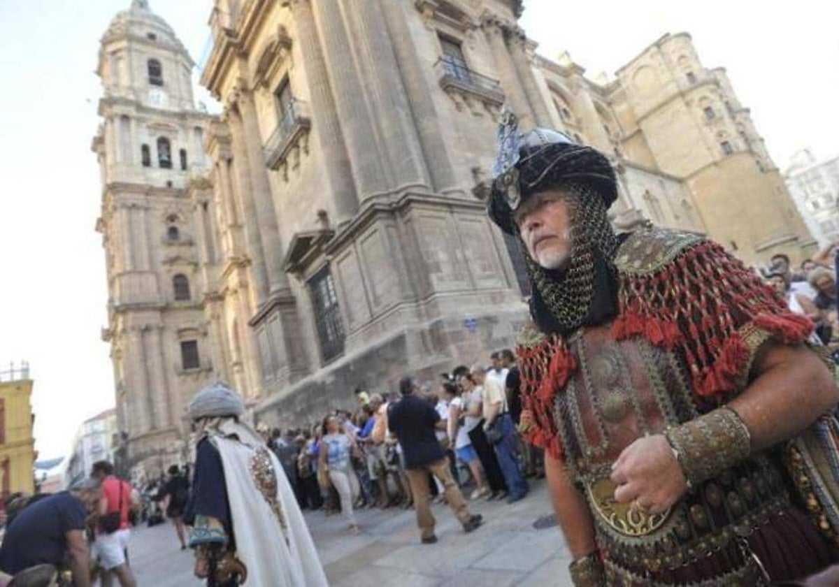 Imagen de archivo de la Cabalgata Histórica a su paso por la Catedral.