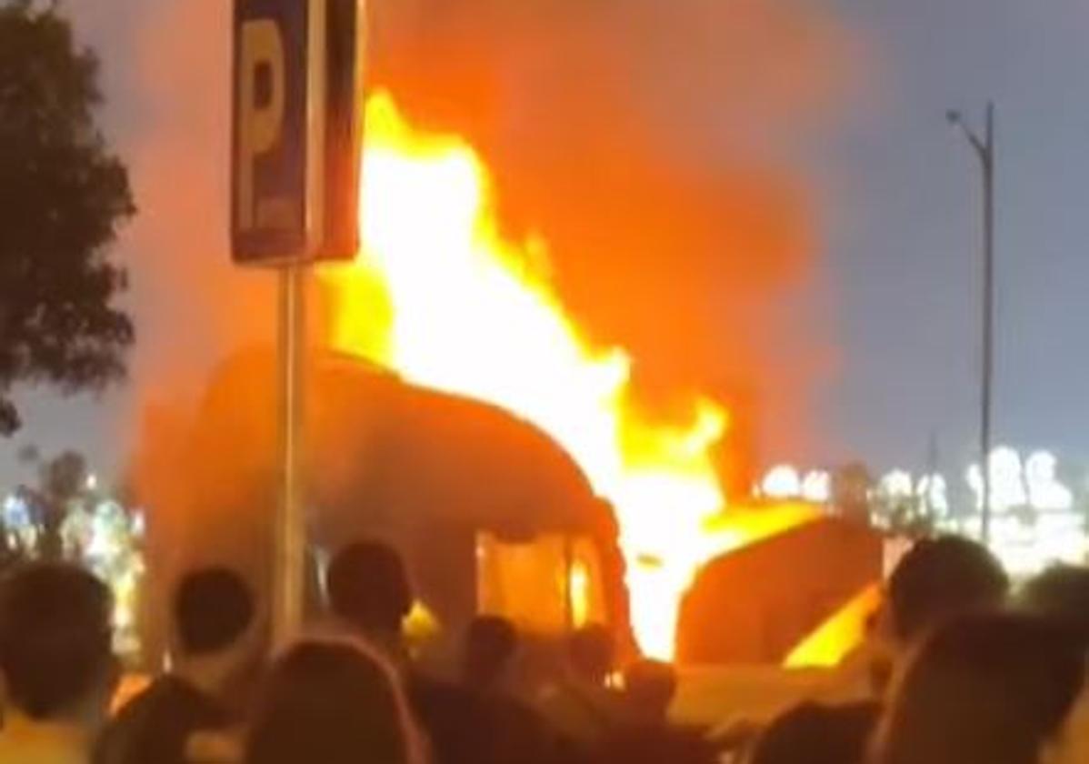 El fuego ha comenzado alrededor de las 2.30 horas.