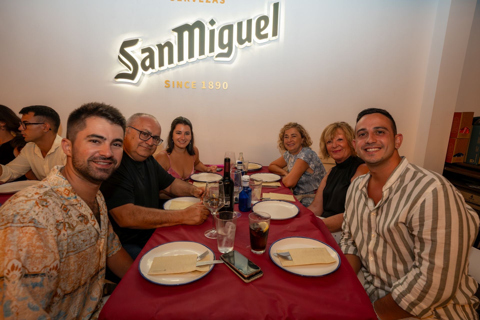 Alberto López, Fausto Carillo, Gloria Gimenes, Eduvigis Carillo, Marta Carillo, Fausto Carillo.