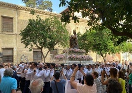 Momento de la entrada de la Virgen de la Victoria en la Catedral.