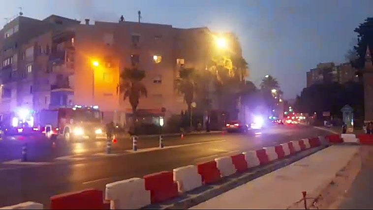 Un incendio en la cocina de un bar en la zona de Tabacalera moviliza a policía y bomberos de Málaga