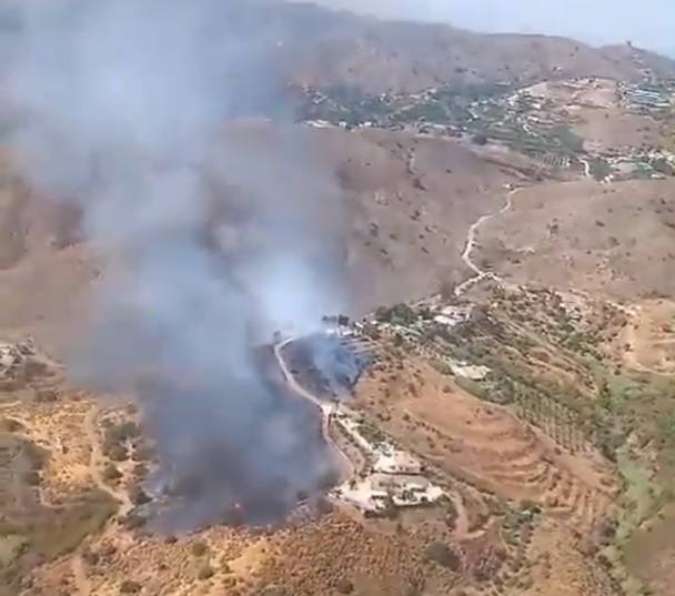 Imagen aérea del fuego originado en Mijas.