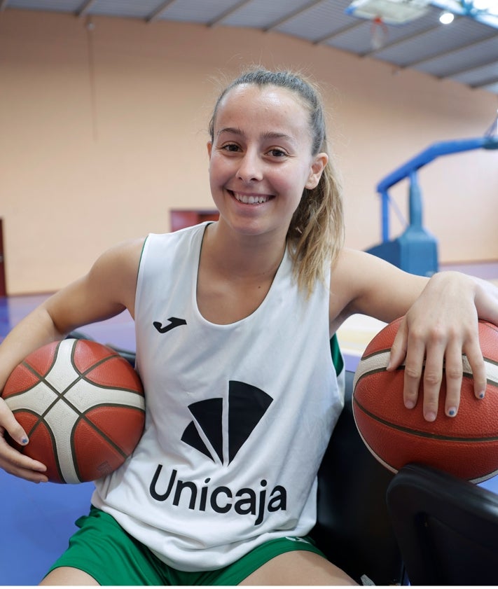 Imagen secundaria 2 - El Unicaja Mijas se renueva con ambición