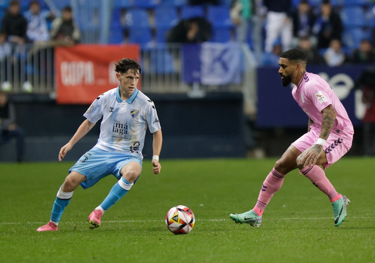 Aarón Ochoa, en un partido en La Rosaleda de la pasada temporada.