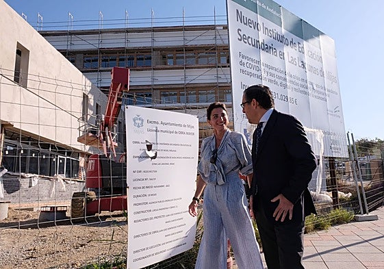 Briones y Mata en una visita a las obras del centro, el pasado mes de abril.