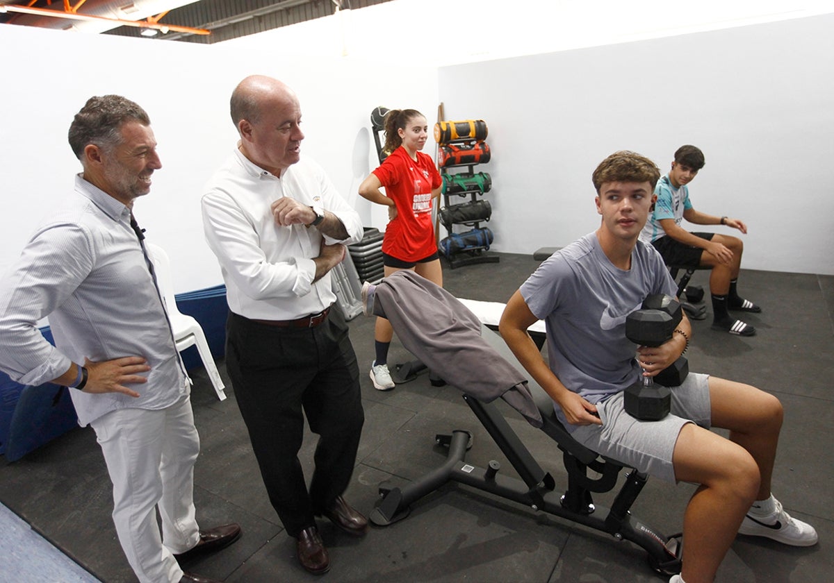 El Fernando Argüelles amplía su gimnasio para que más usuarios hagan deporte en Antequera