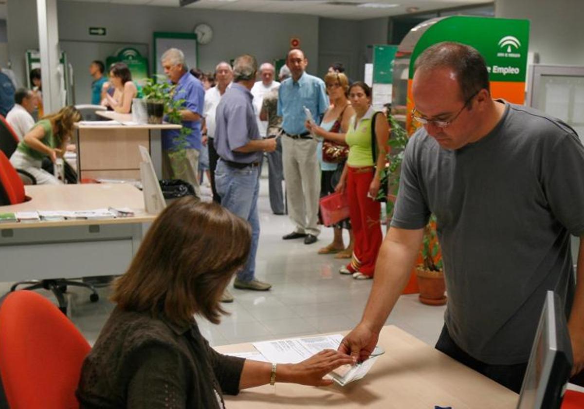 El paro en Andalucía crece en 1.051 personas en agosto hasta los 639.334 desempleados