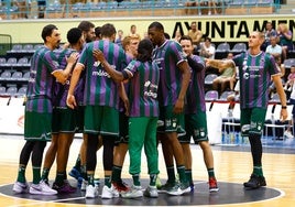 La plantilla del Unicaja se conjura antes del partido contra el Mónaco.