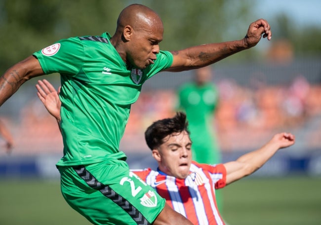 Biabiany, en una jugada de peligro.