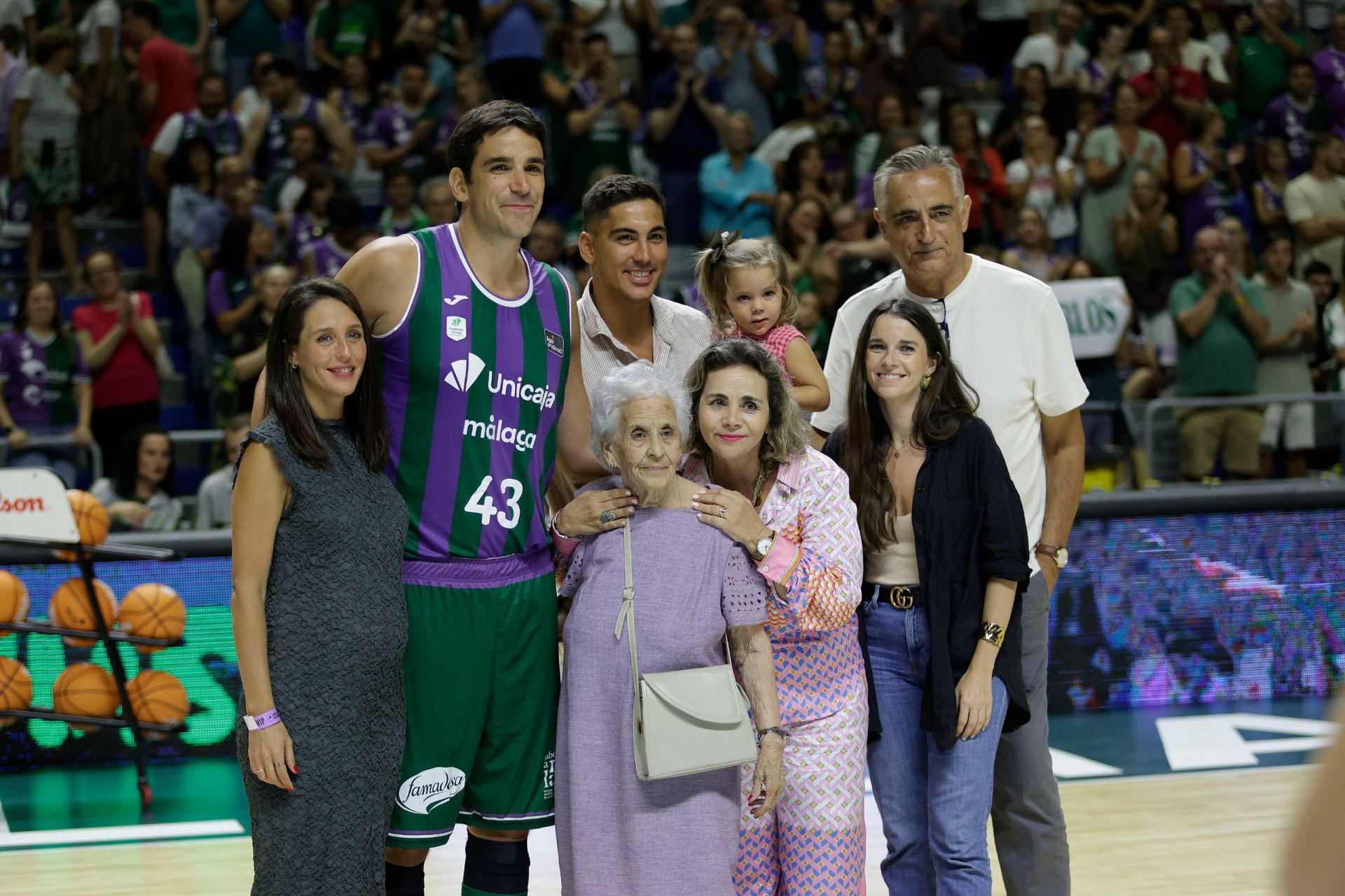 El Unicaja - Baskonia del Torneo Costa del Sol, en imágenes