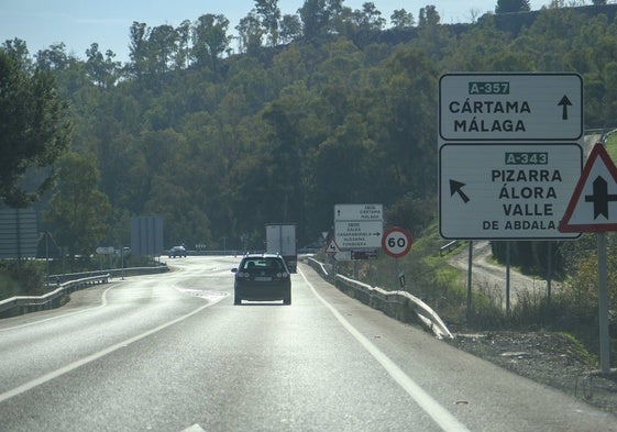 Uno de los tramos más peligrosos de la carretera del Guadalhorce, todavía sin desdoblar.