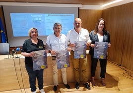 Presentación de las tarjetas escolares con descuentos.