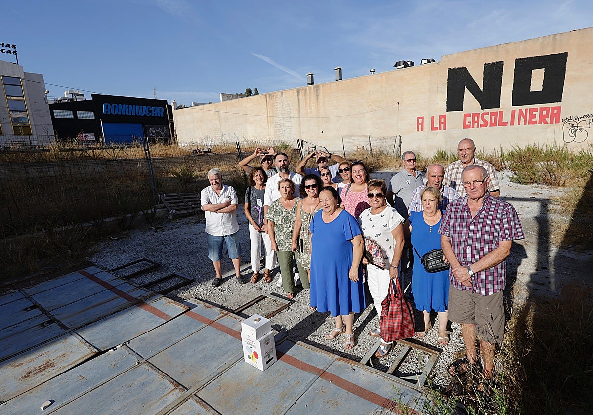 Vecinos de la Pelusa posan para SUR este jueves.