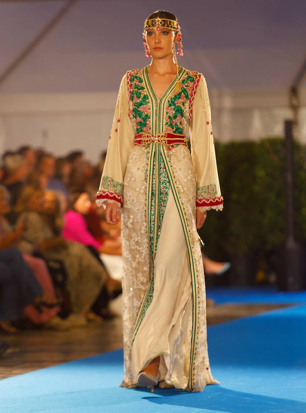 Desfile de la diseñadora Btissam Dahane 