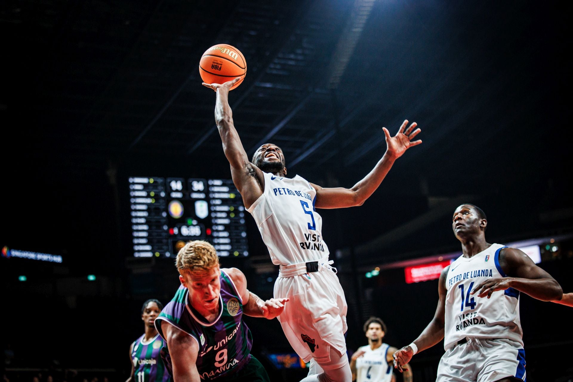 El partido Petro de Luanda - Unicaja, en imágenes