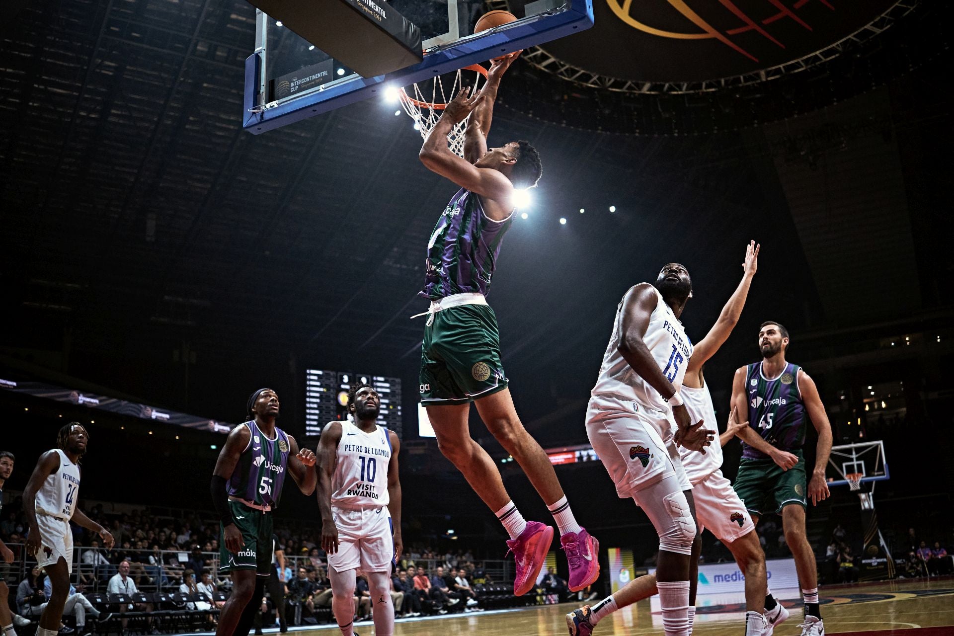 El partido Petro de Luanda - Unicaja, en imágenes