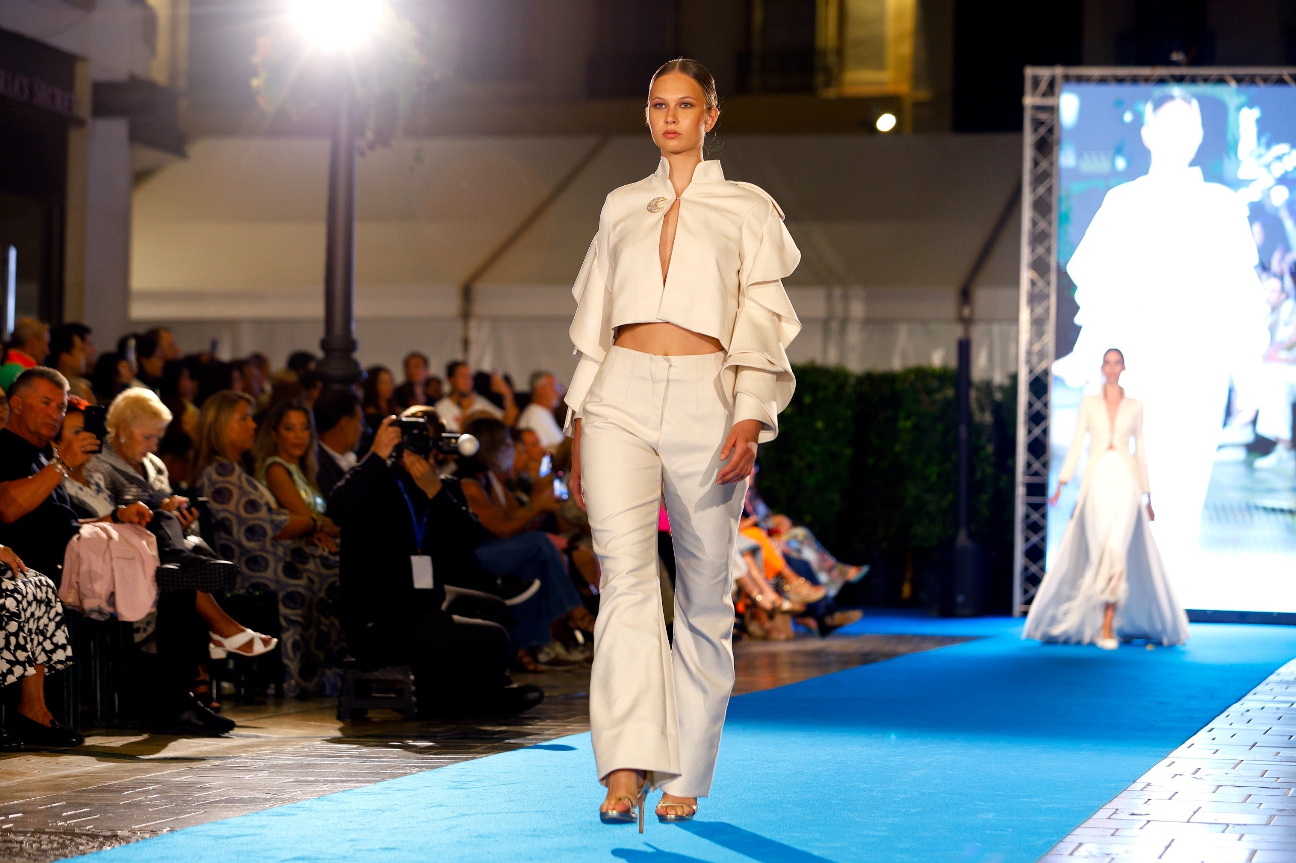 Desfile de Susana Hidalgo, Alfiler de Oro de esta edición.