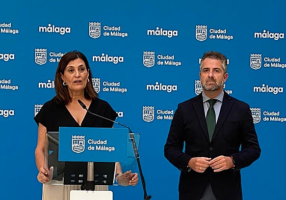 La concejala de Movilidad, Trinidad Hernández y el concejal de Economía y viceportavoz del PP, Carlos Conde.