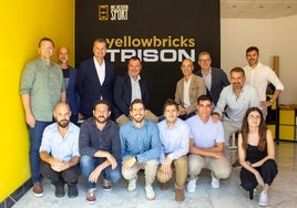 El equipo de Yellow Bricks.