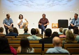 Un momento de la presentación del libro 'Kota y el niño', de Ángel Idígoras, en el Museo Ruso.