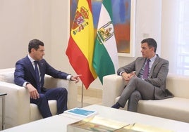 Juanma Moreno y Pedro Sánchez, en la reunión de hace dos años.