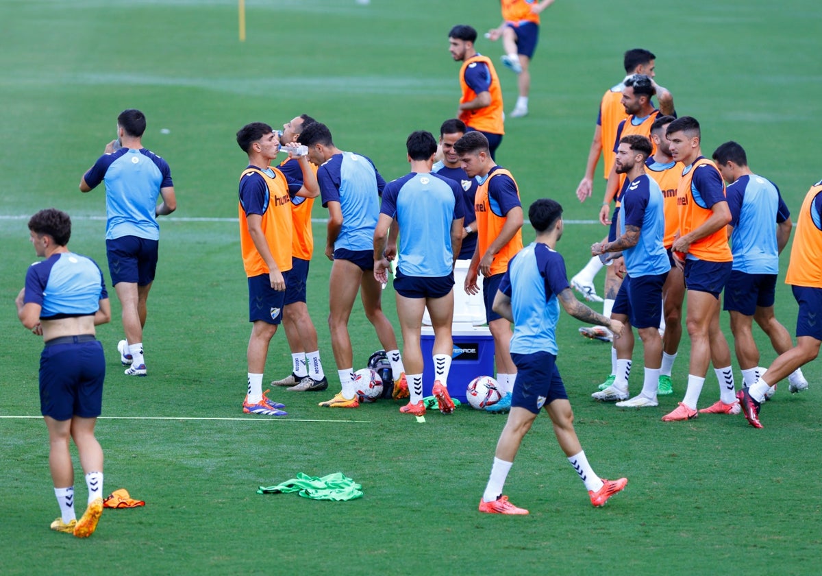 Los jugadores del Málaga, en un entrenamiento reciente.