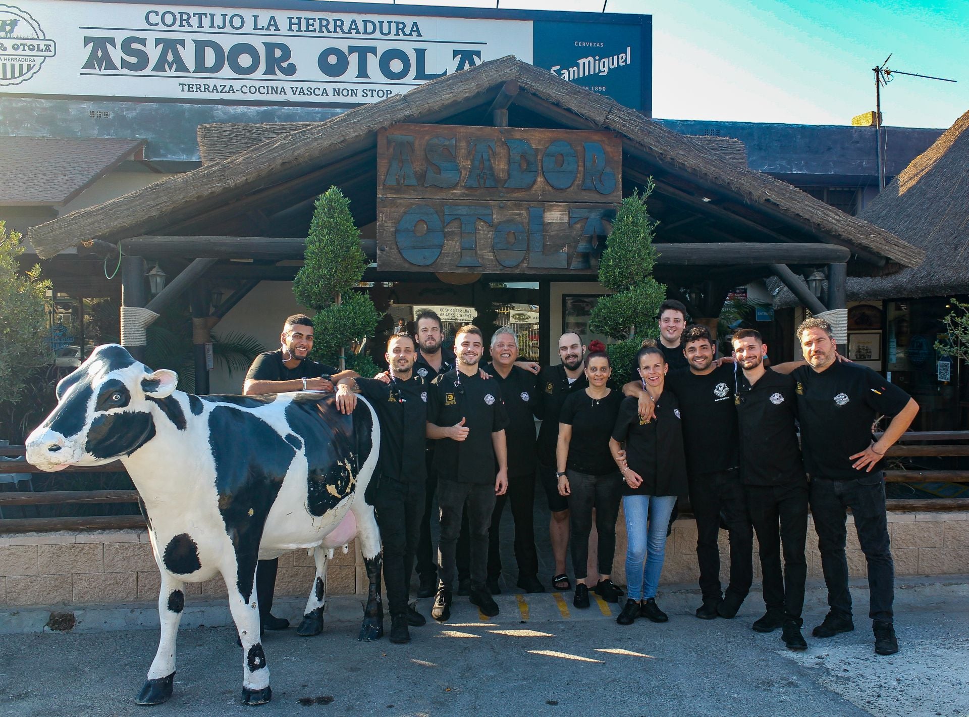 Equipo del Asador Otola.