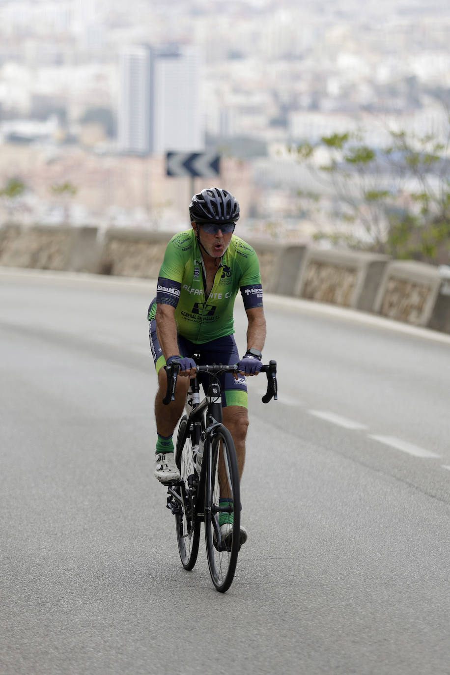 Casi 500 ciclistas participan en la Subida a la Fuente de la Reina