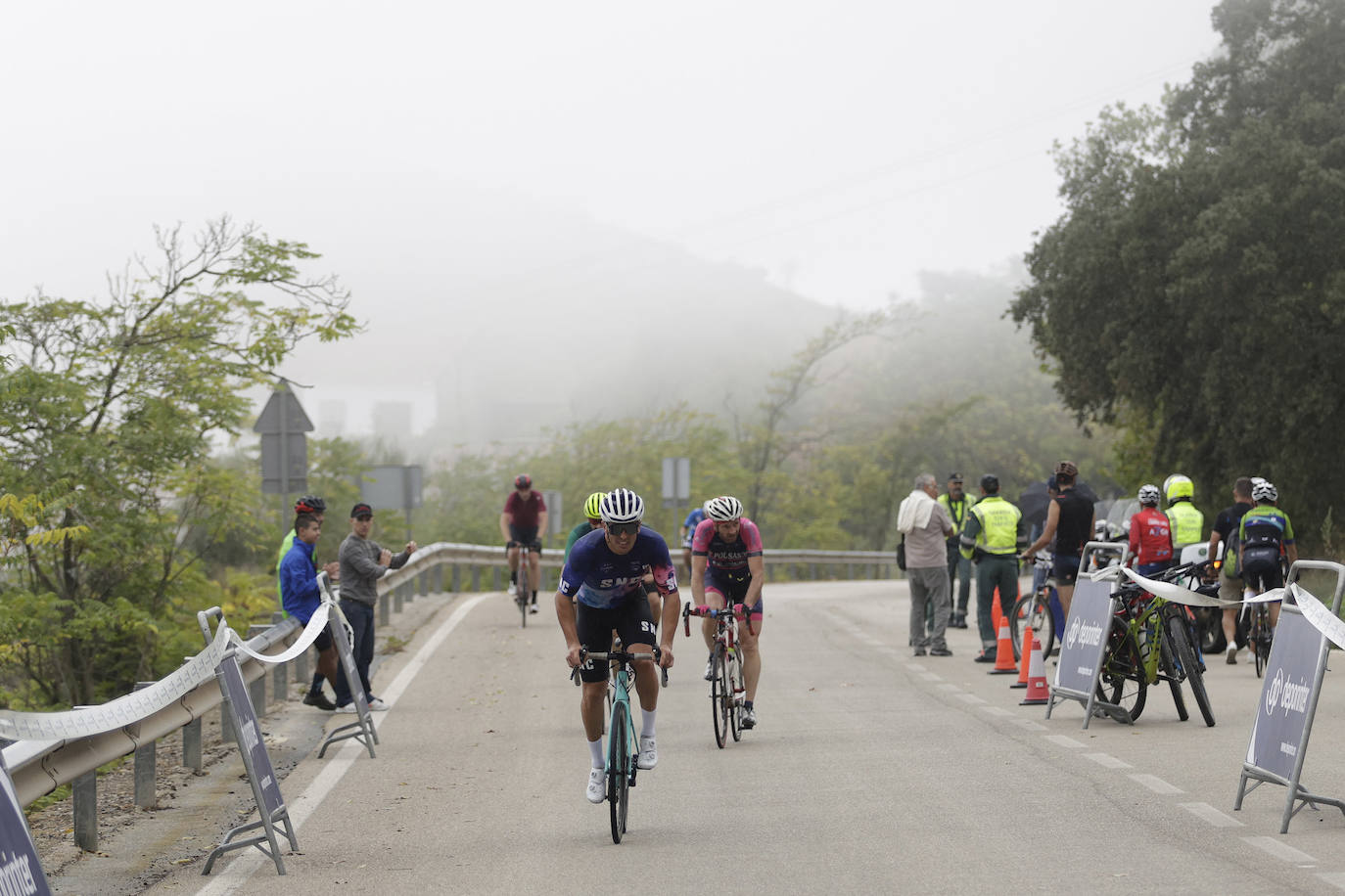 Casi 500 ciclistas participan en la Subida a la Fuente de la Reina