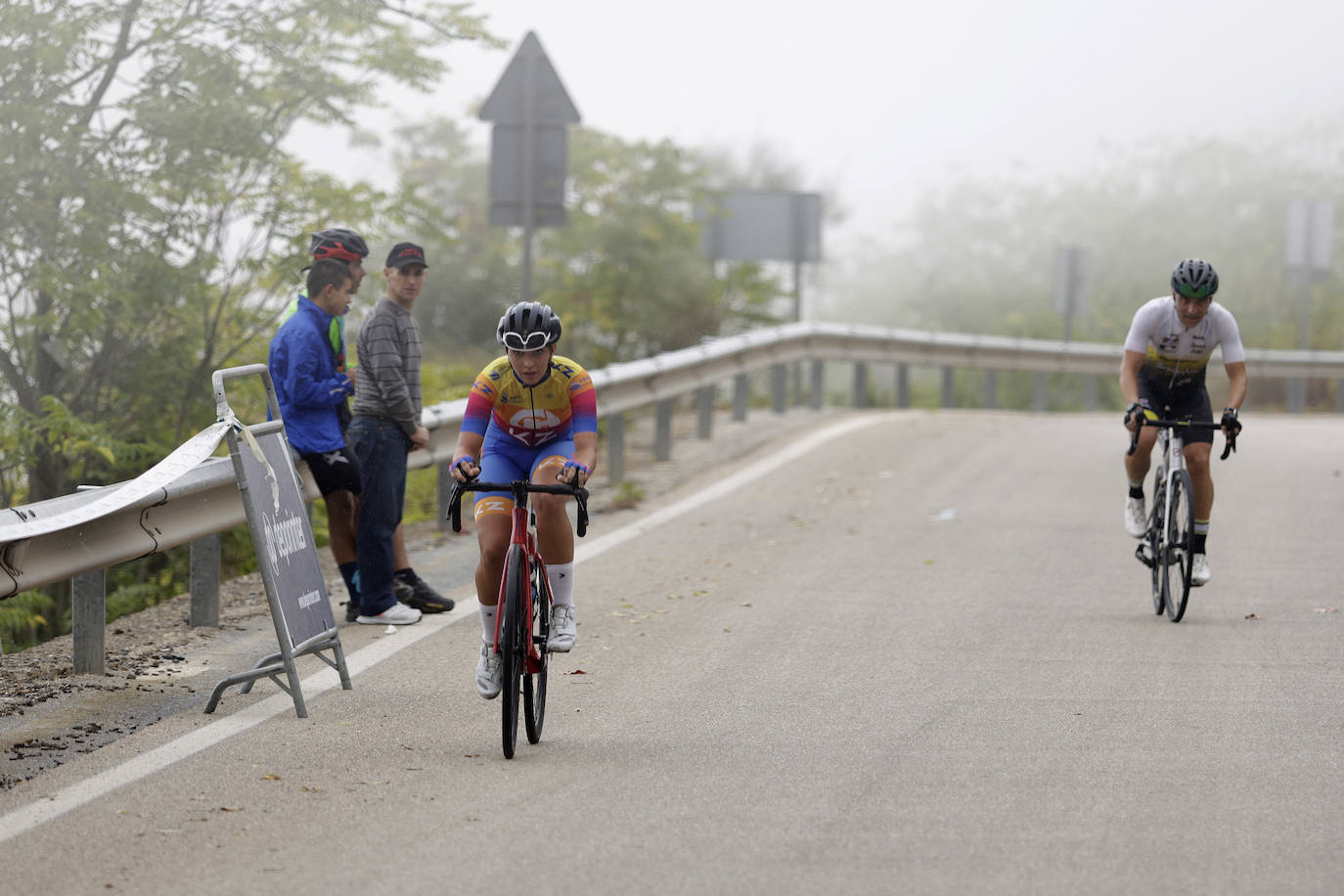 Casi 500 ciclistas participan en la Subida a la Fuente de la Reina