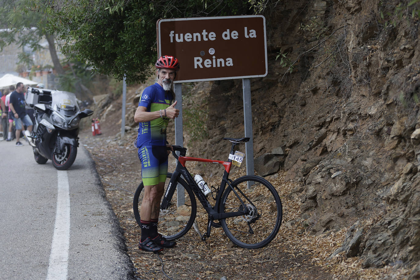 Casi 500 ciclistas participan en la Subida a la Fuente de la Reina