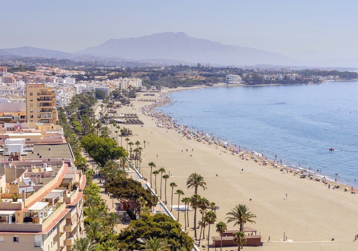 Las playas de Estepona tendrán nuevas torres de vigilancia y salvamento.