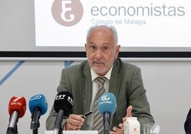 Manuel Méndez, decano del Colegio de Economistas de Málaga.