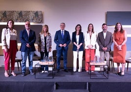 De izquierda a derecha, Yolanda Quesada, Rafael Salcedo, Ruth Sarabia, Francisco Salado, Laura Cruz, Natalia Sánchez, Paco Rodríguez y Ana Pérez-Bryan.