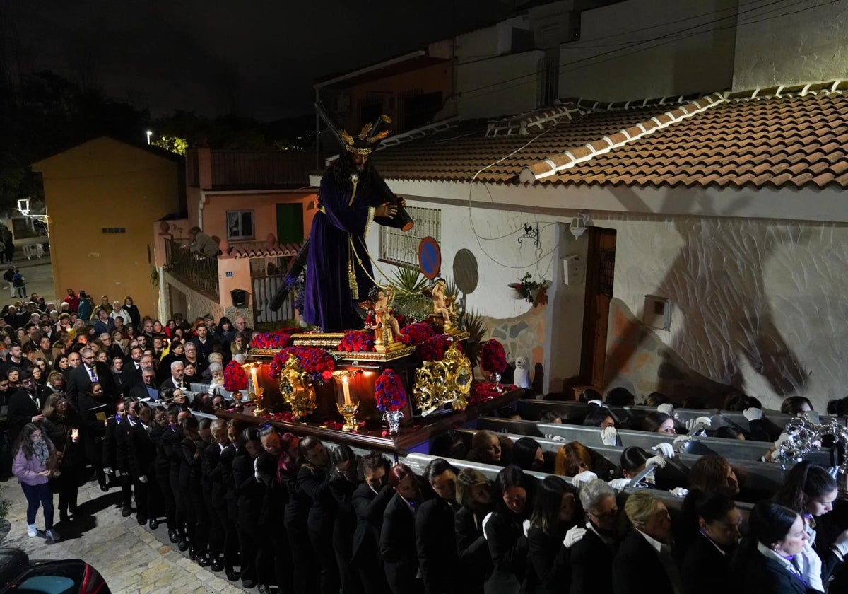 Un recorrido inédito y doscientos portadores en la procesión de Nuestro Padre Jesús de Alhaurín de la Torre