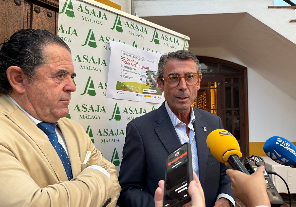 El presidente de Asaja Málaga, Baldomero Bellido y el delegado provincial de Agricultura, Fernando Fernández Tapia-Ruano