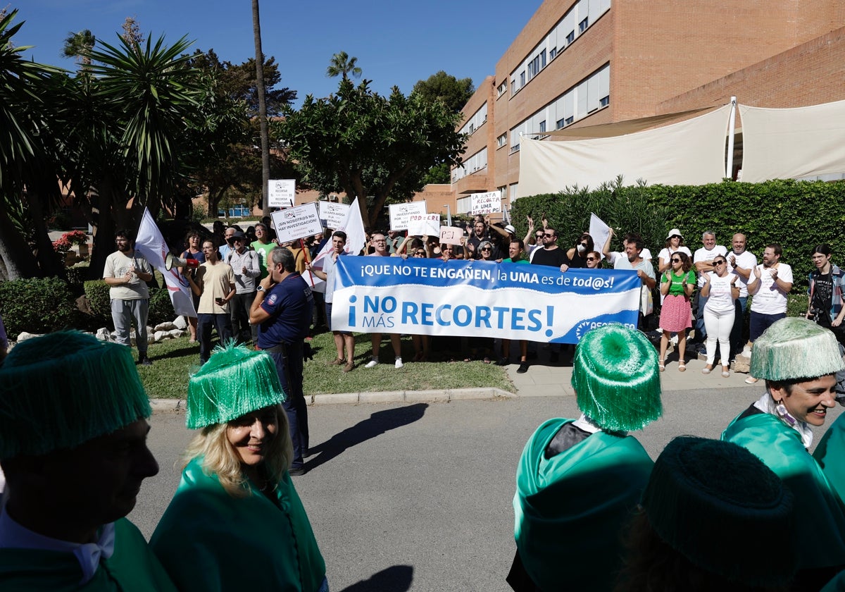 El acto de protesta coincidió con el inicio del acto